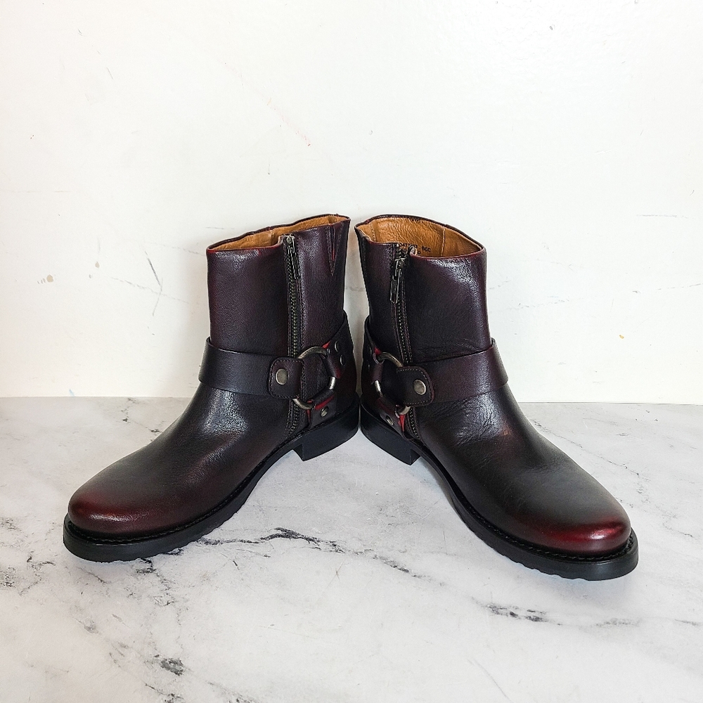 Frye Veronica Harness Black Red Short 7.5 - Picture 5 of 8